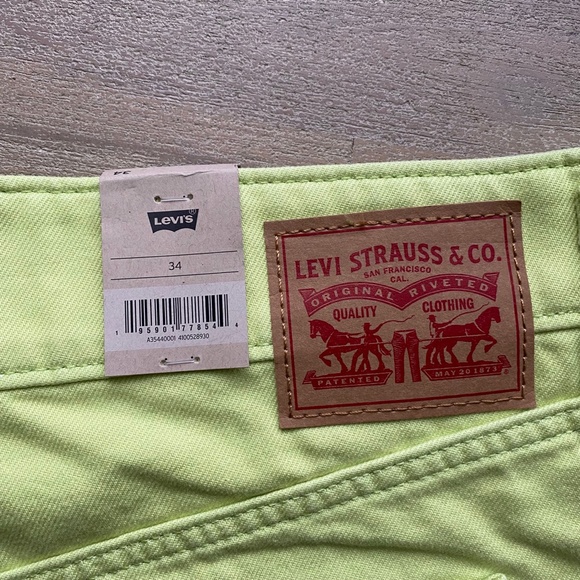Levis High Waisted Mom Shorts Relaxed Womens Size 33 or 34 Neon Green - Picture 7 of 8